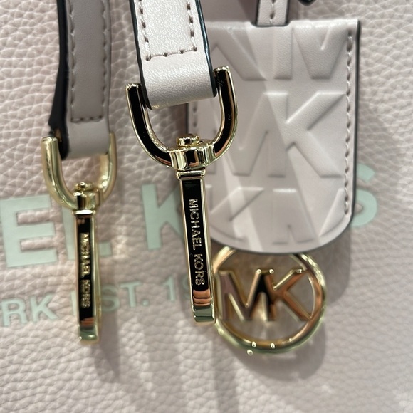 Michael Kors Medium Mirella 35S2G7ZT7L Tote Bag 
Powder Blush Multi
NWT - Picture 13 of 16